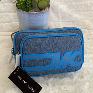 ✨🆕✨Brand New Michael Kors Double Zip Belt Bag